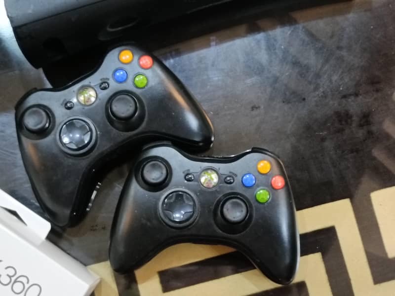 XBOX 360 MINT Condition 2