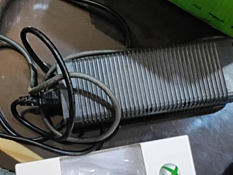 XBOX 360 MINT Condition 3