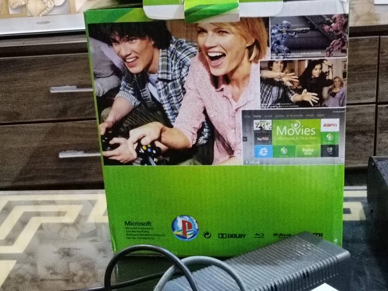 XBOX 360 MINT Condition 4