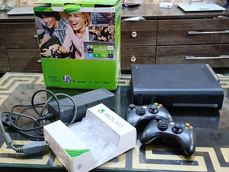 XBOX 360 MINT Condition 7