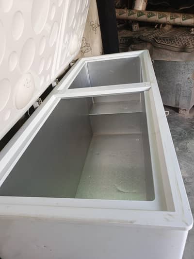 inverter freezer 8 manth ago used like brand new