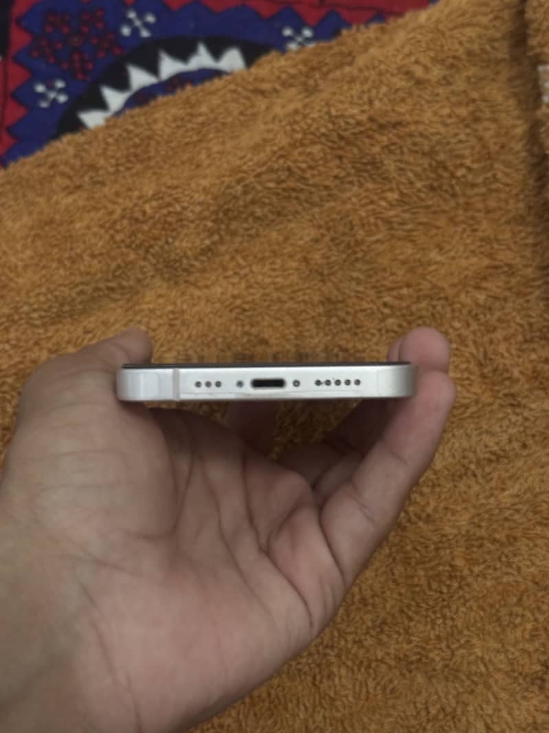 Apple iPhone 13 3