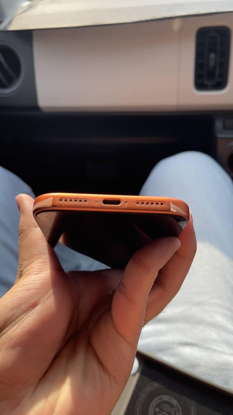 Apple iPhone 17 Pro Max 4