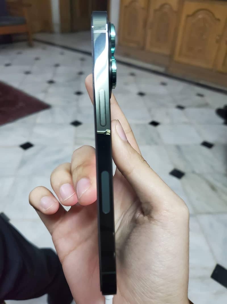 Apple iPhone 13 Pro 3