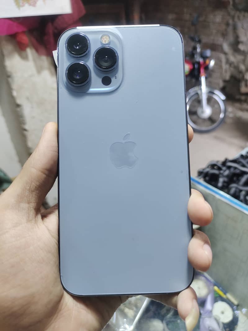 Apple iPhone 13 Pro Max 3