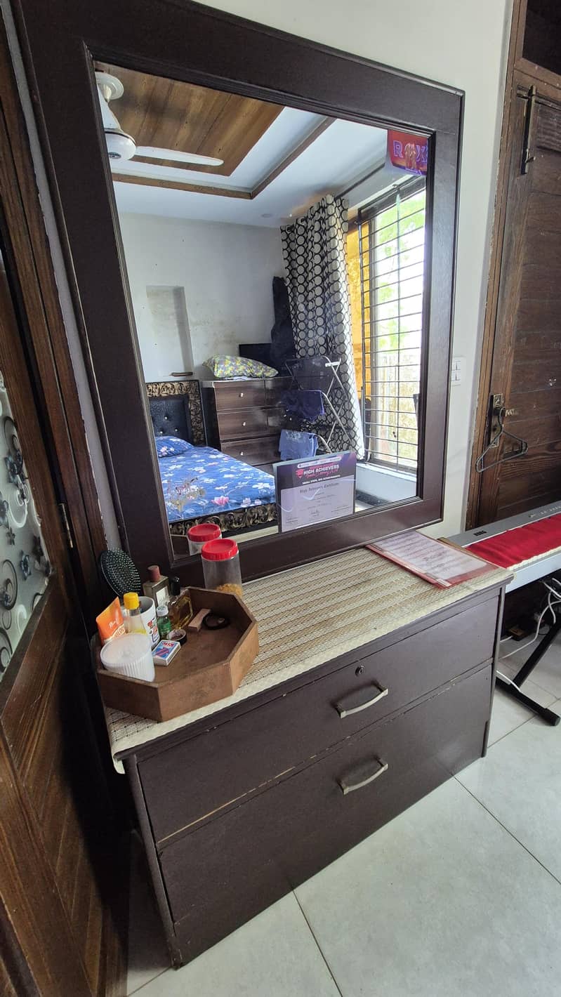 Mirror (Dressing Table) with Drawers 1