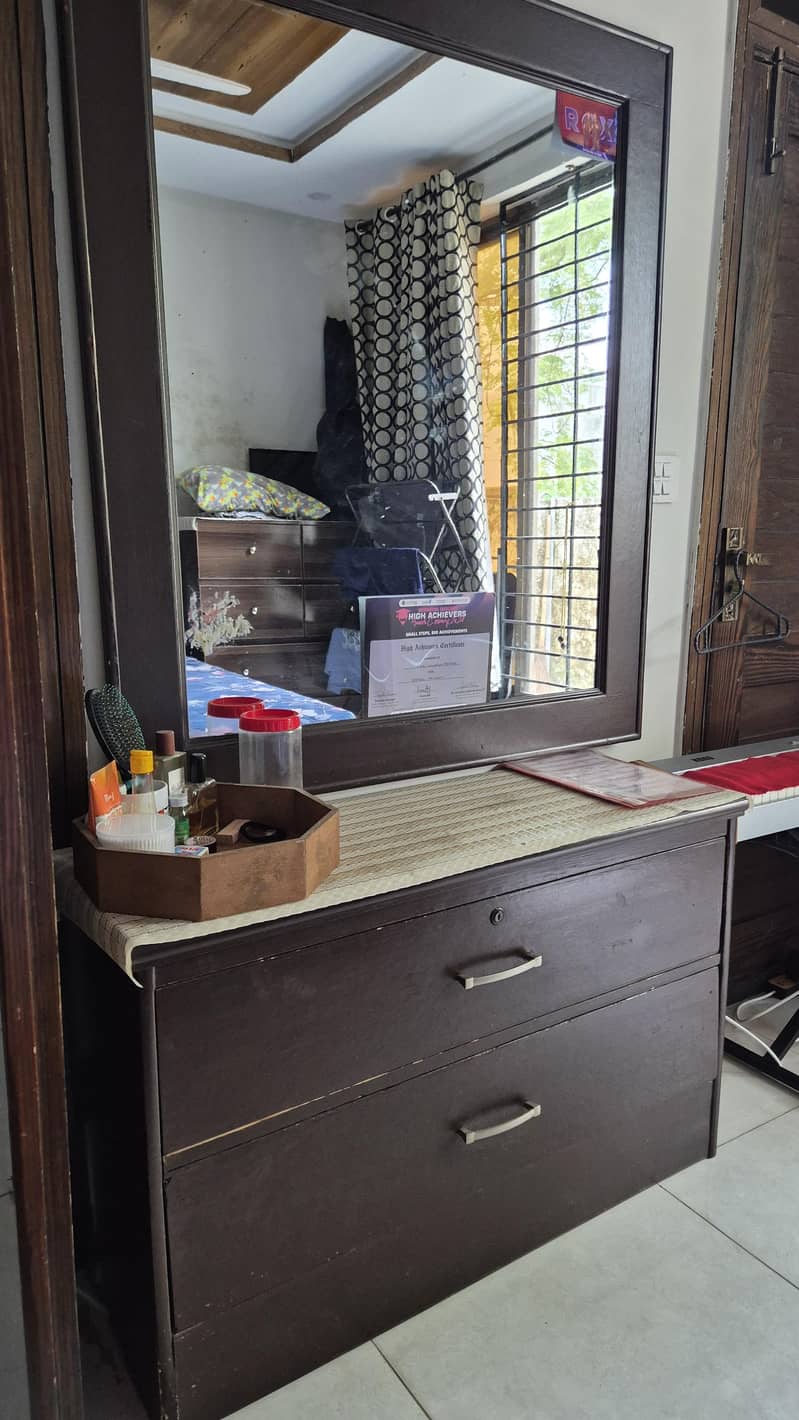 Mirror (Dressing Table) with Drawers 3