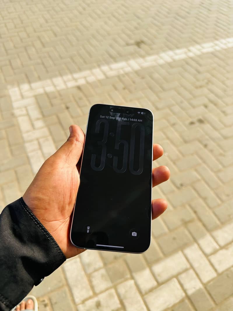 Apple iPhone 15 Pro Max 2