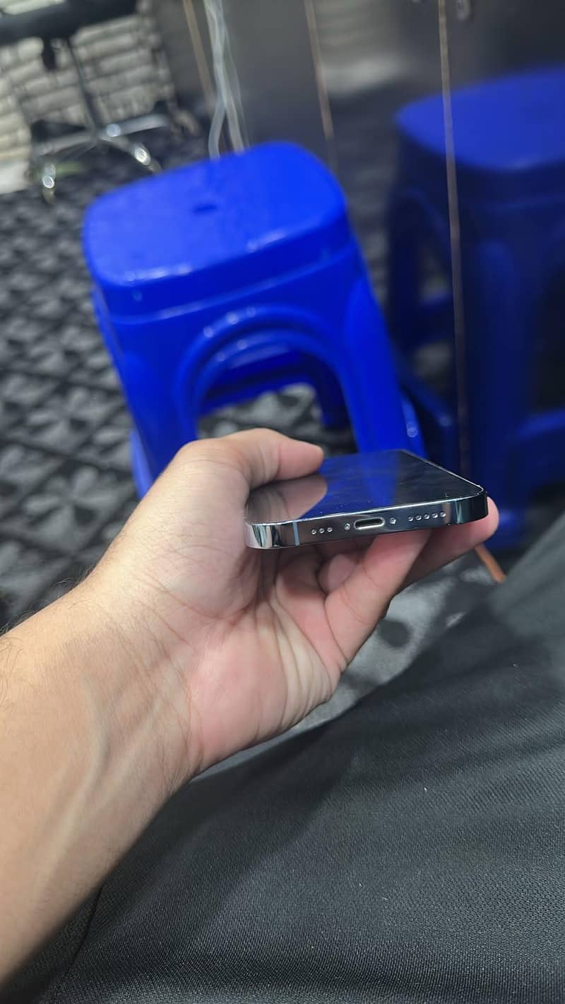 Apple iPhone 13 Pro 4