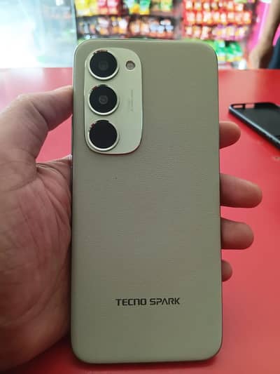 Tecno Spark 40 pro plus