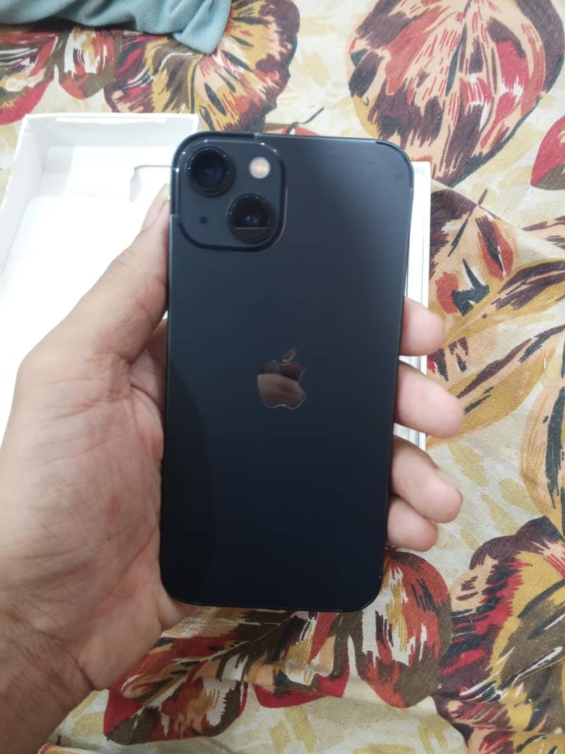 Apple iPhone 13 5