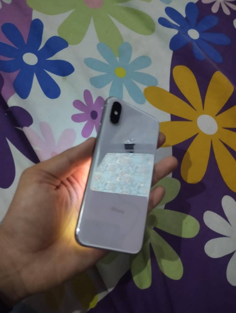 Apple iPhone X 3