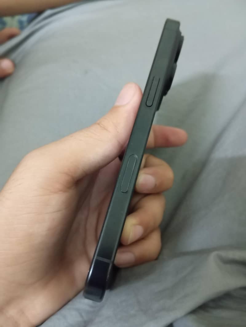 iPhone 16 Pro Jv 2