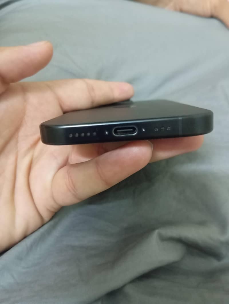 iPhone 16 Pro Jv 3