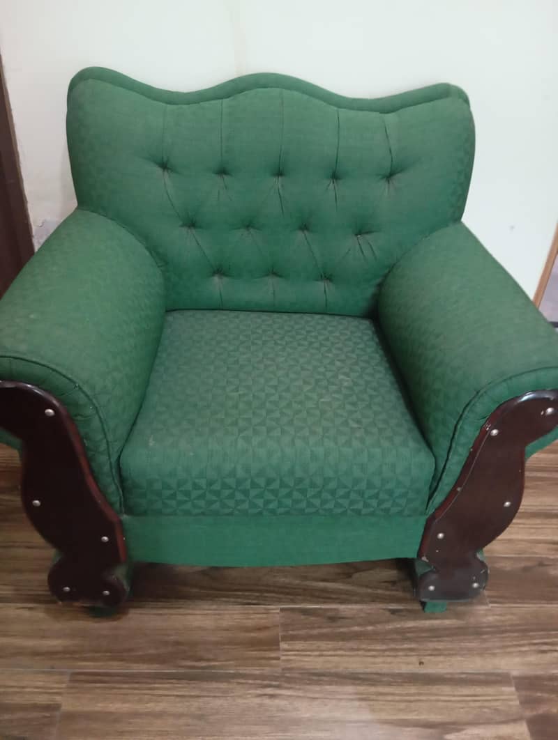 Solid wood Sofa in new Condition 2