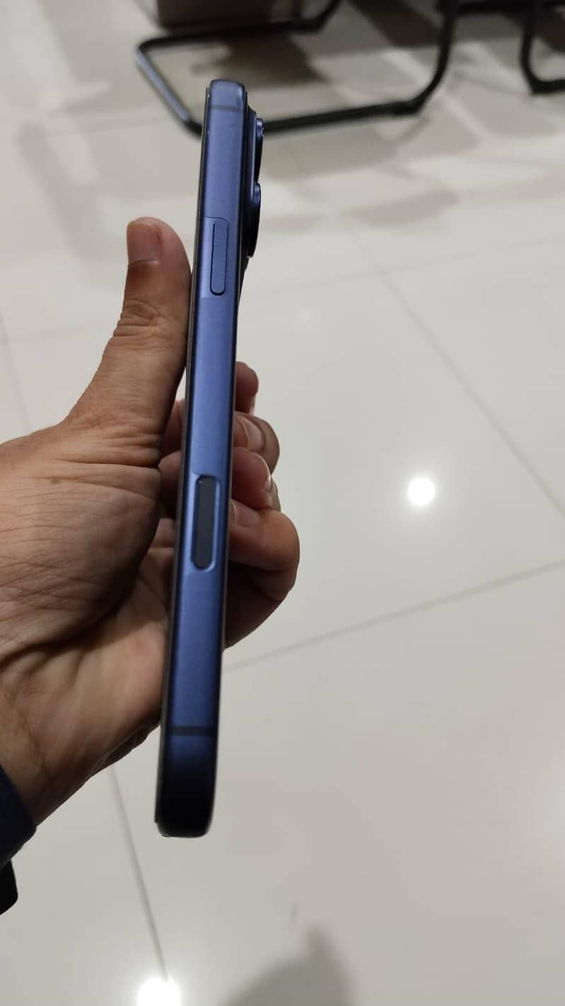 Apple iPhone 17 Pro Max 5