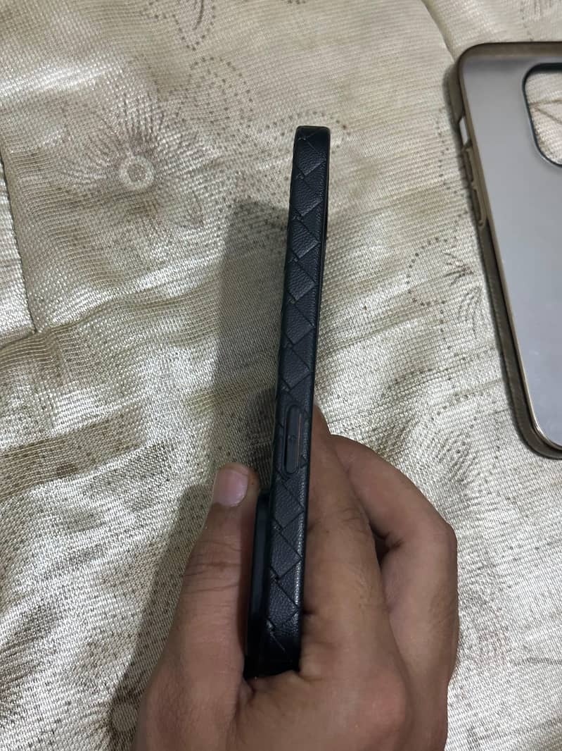 2 iphone 14pro case 10