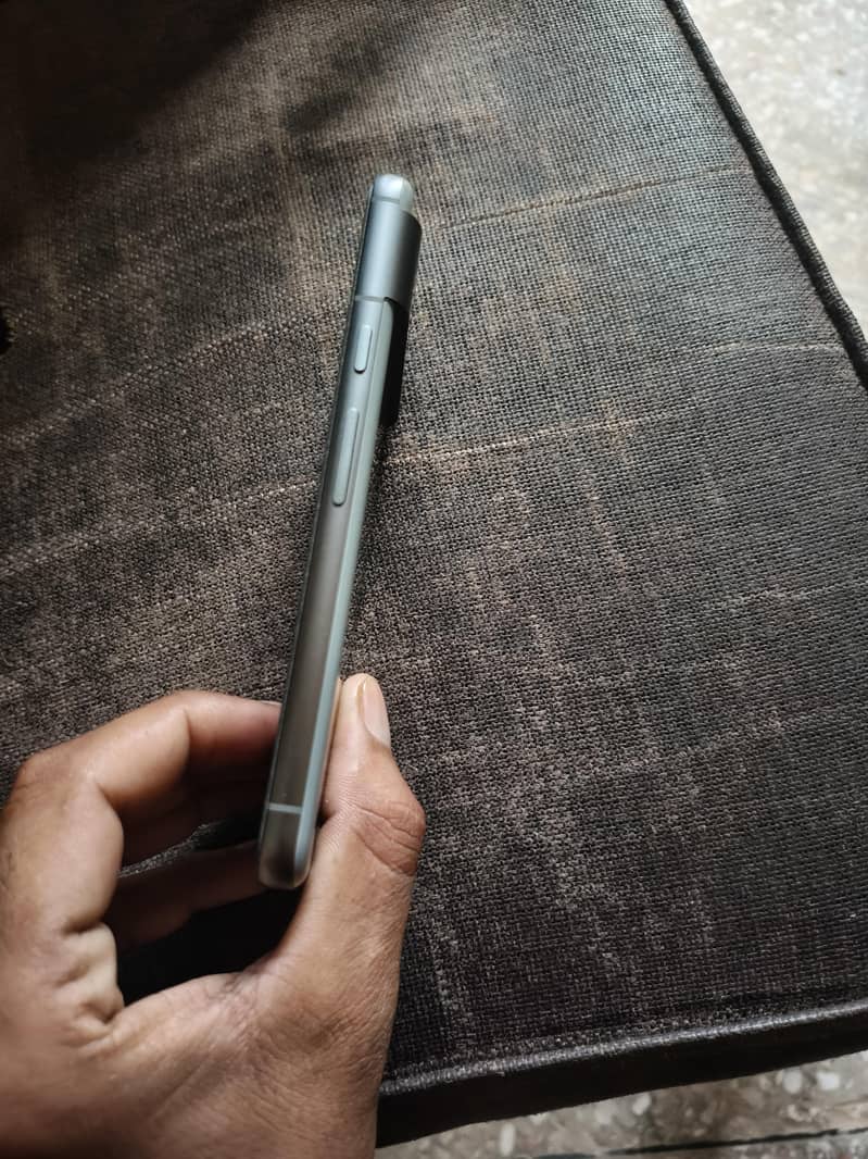 Google Pixel 8 3