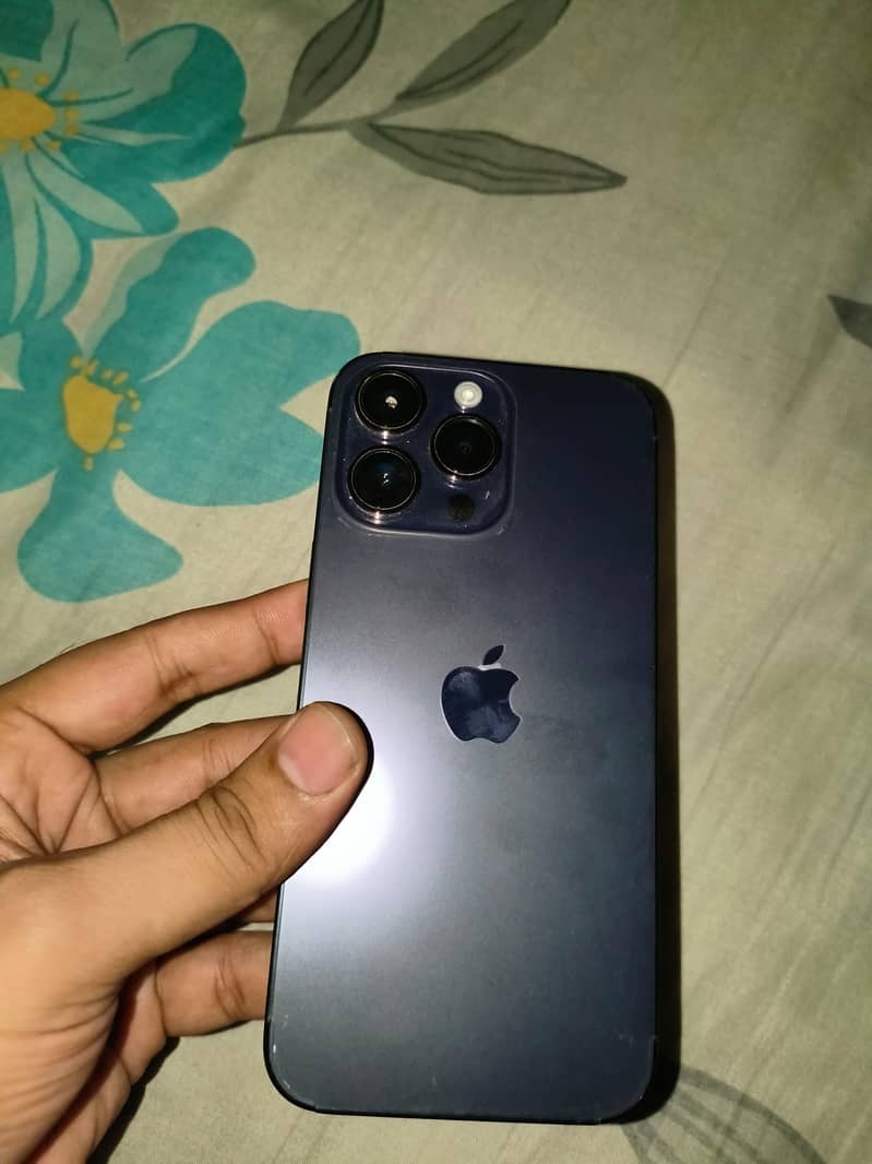 Apple iPhone 14 Pro Max 0