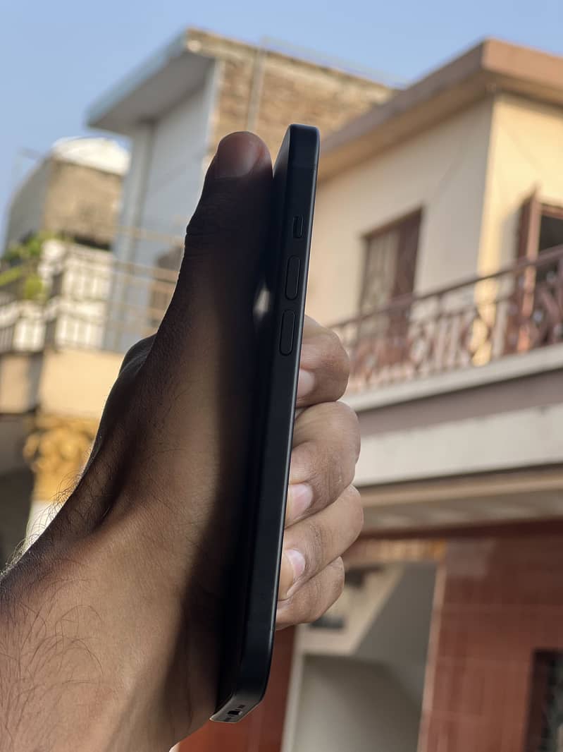 Apple iPhone 15 2