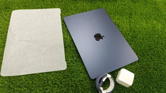 Non Active and Brand New Macbook Air M2, 16GB RAM, 1TB SSD