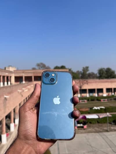 Apple iPhone 13