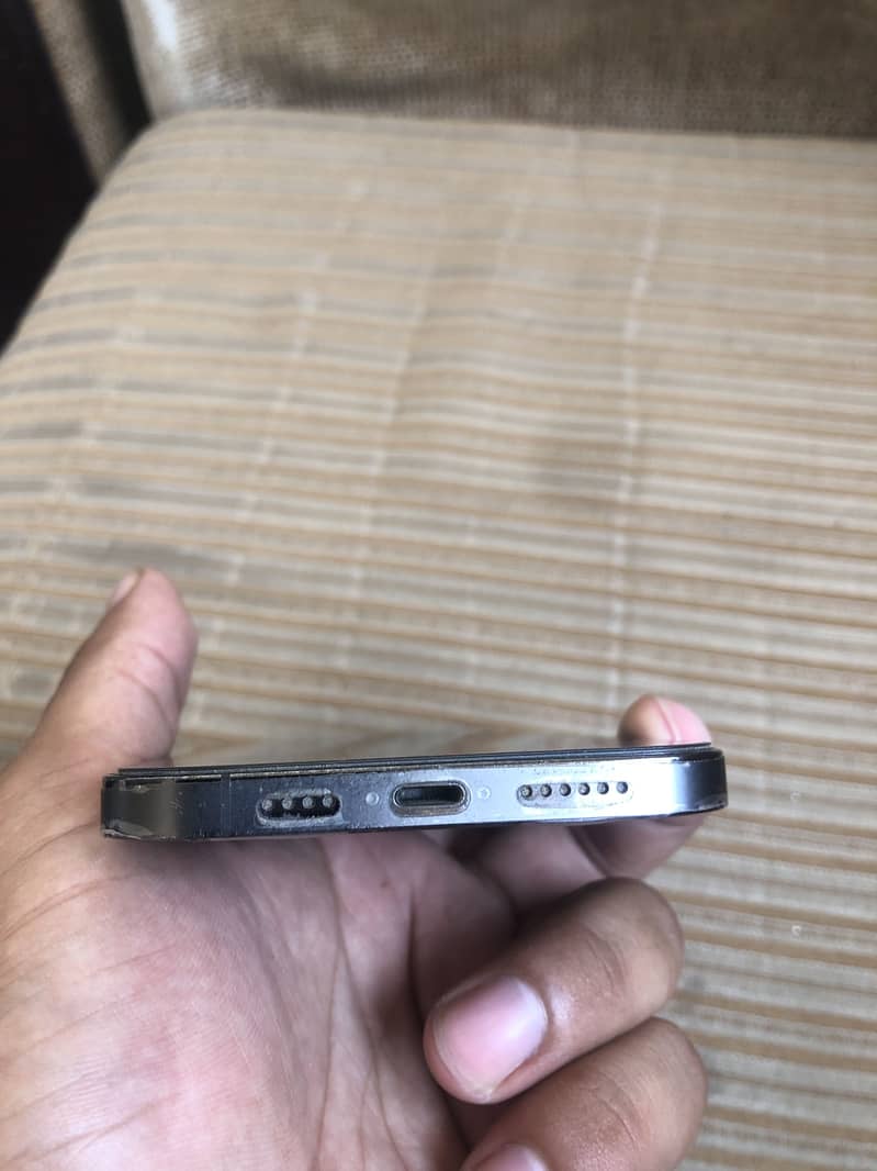 Apple iPhone 12 Pro Max 4