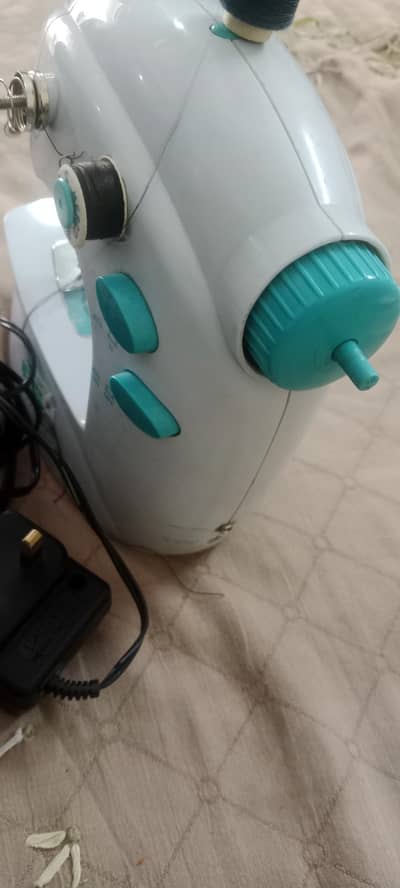 Mini silai machine