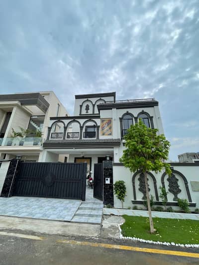 10 Marla House For Sale In Lake City M6 | Separate Servant Quarter