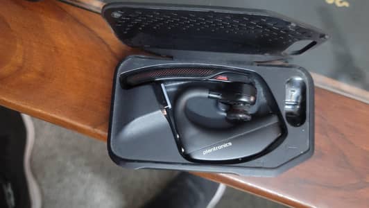 Plantronics Voyager- Bluetooth