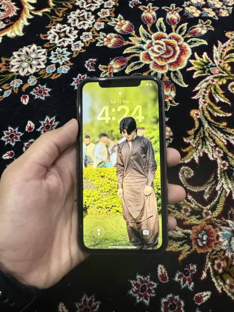Apple iPhone 11 0