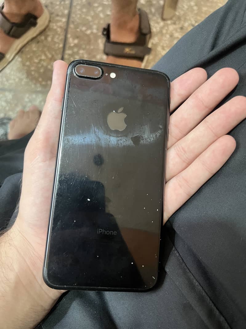 Apple iPhone 7 Plus 6