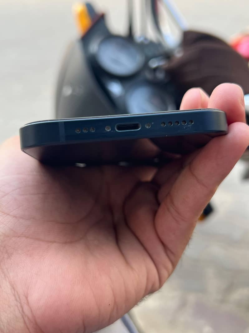 Apple iPhone 13 1