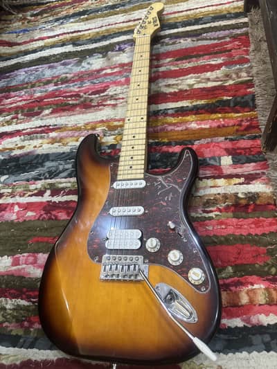 Electric Guitar (Fender, Strat-shape)