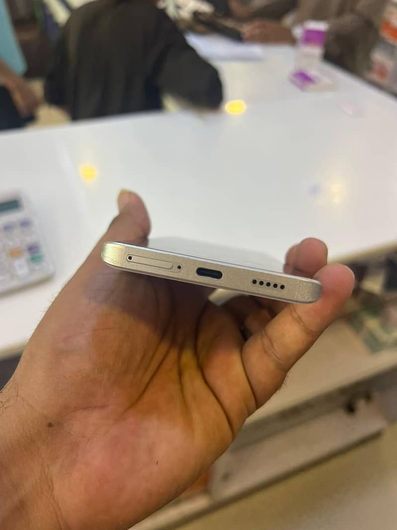 Xiaomi Redmi Note 13 Pro Plus 2