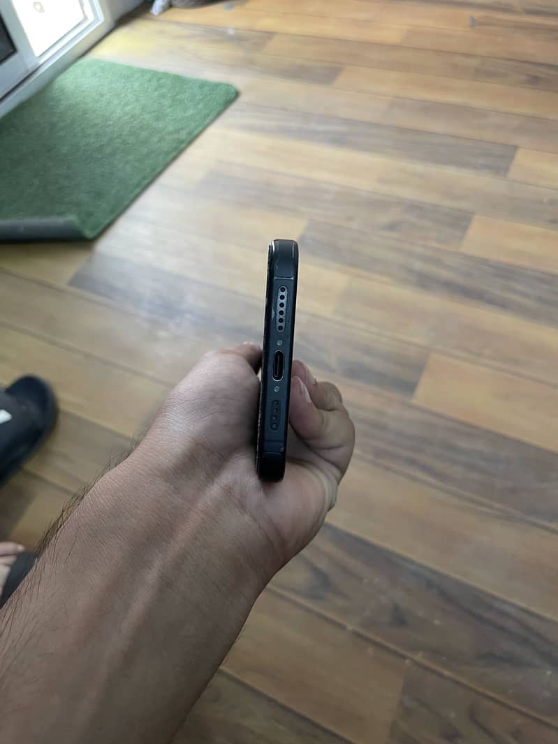 Apple iPhone 15 Pro Max 0
