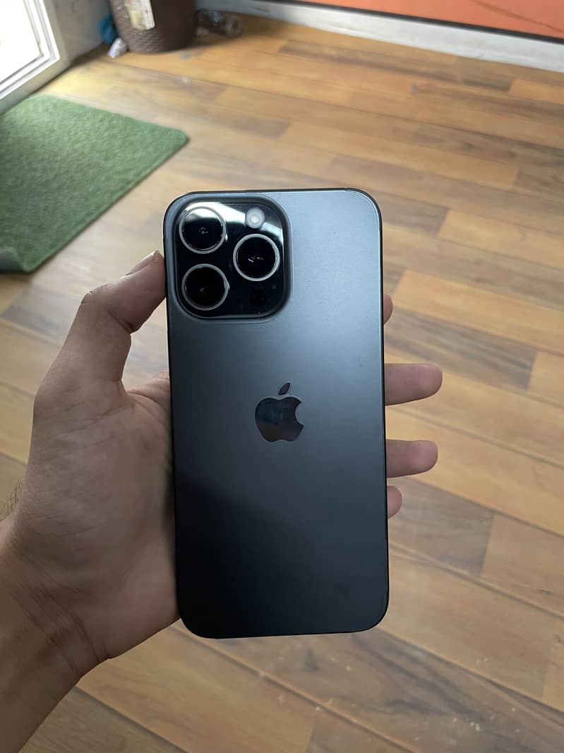 Apple iPhone 15 Pro Max 5