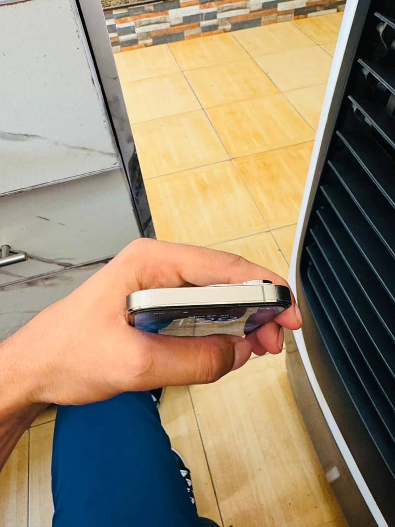 Apple iPhone 14 Pro 3