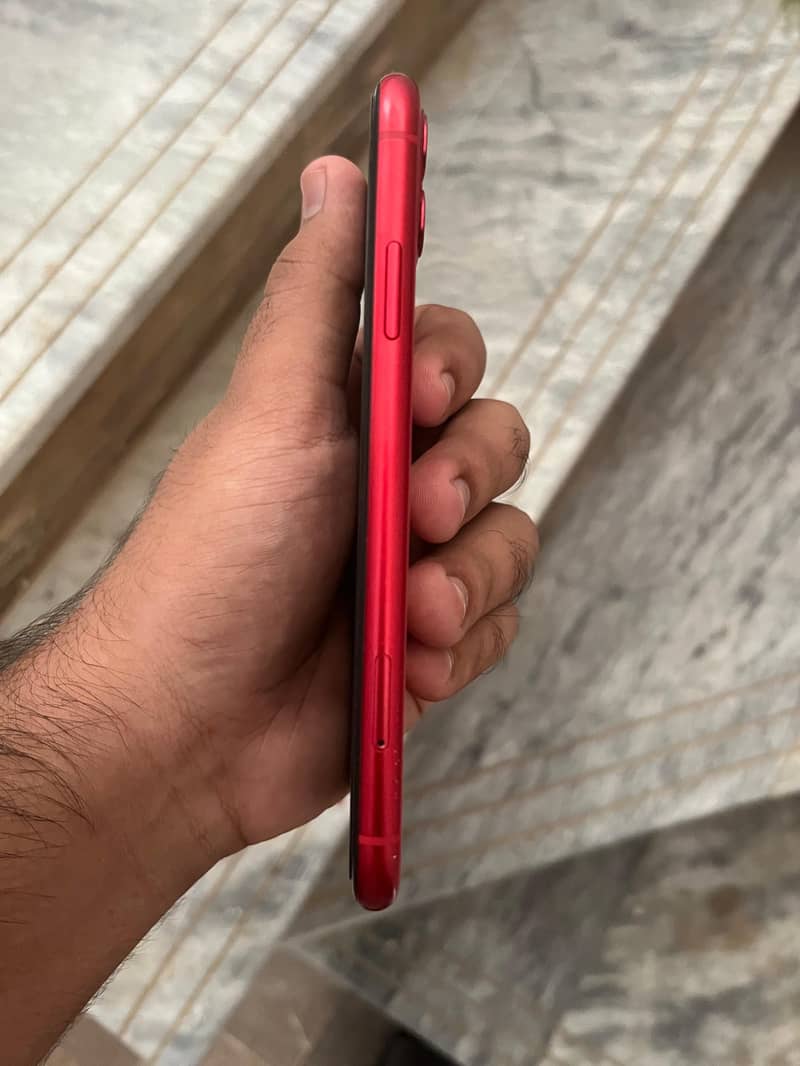 Apple iPhone 11 3