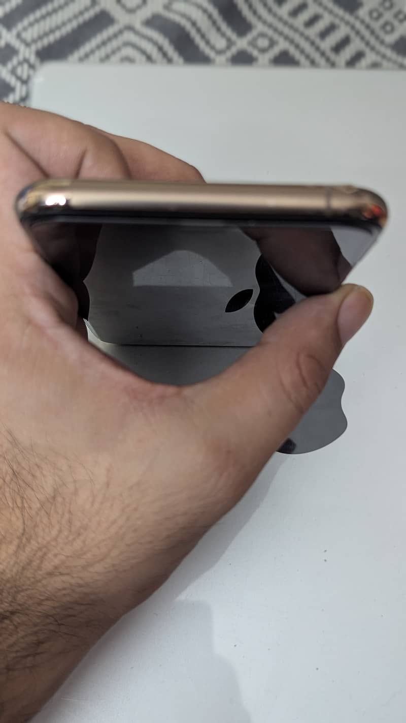 Apple iPhone 11 Pro Max 5