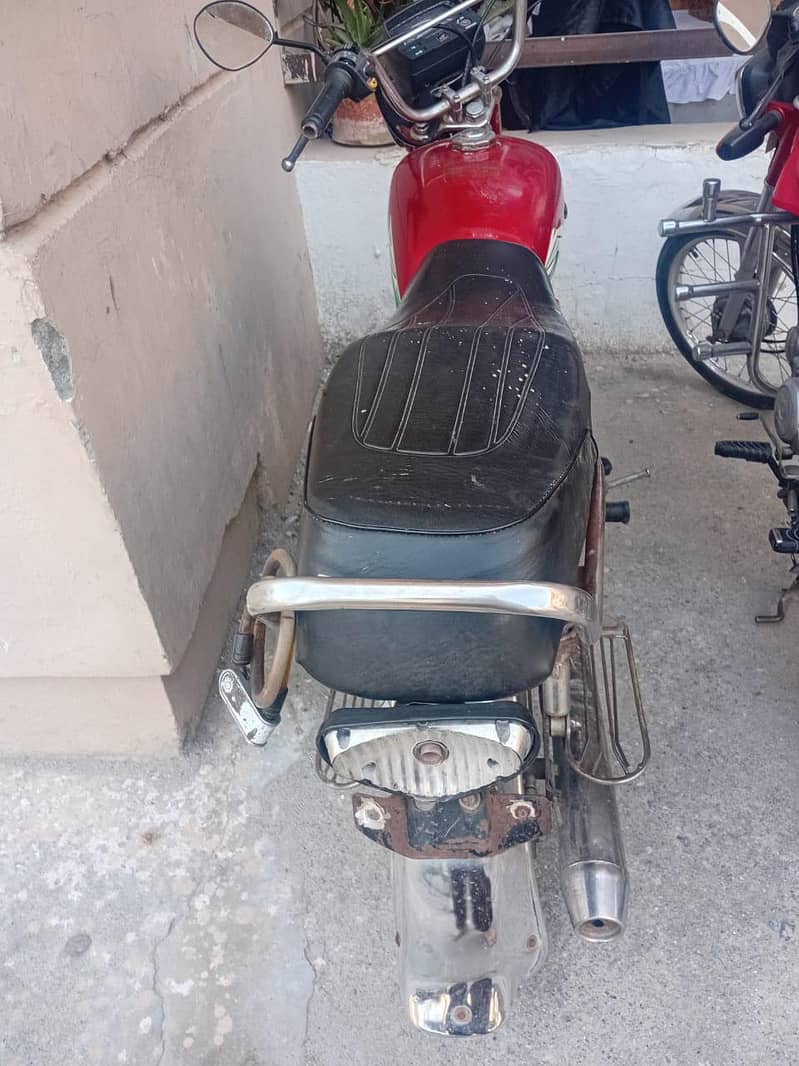 CD 70 hero 4