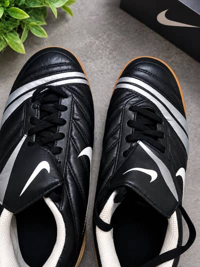 US imported Rare Nike Football Gripers UK 7 size - Black Leather