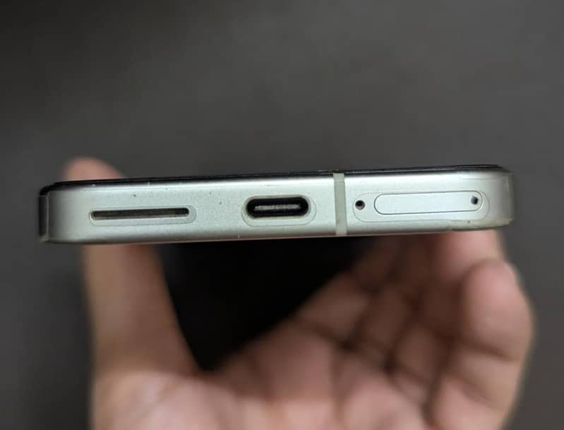 Google Pixel 9 4