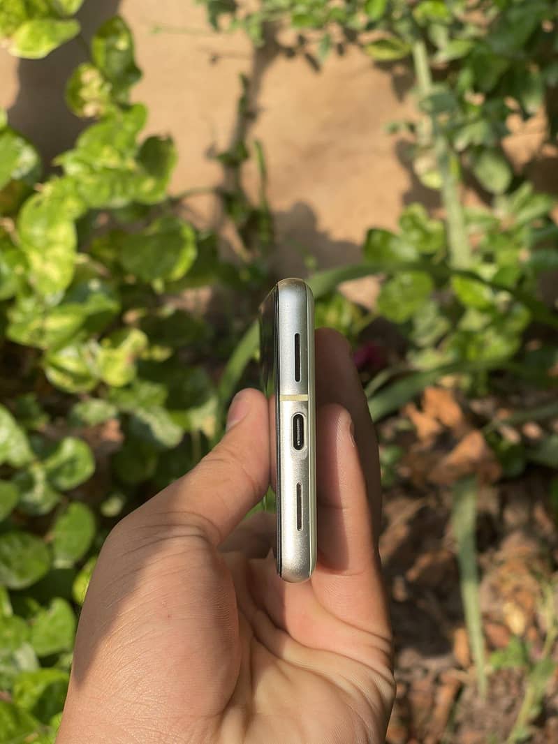 Google Pixel 7 5