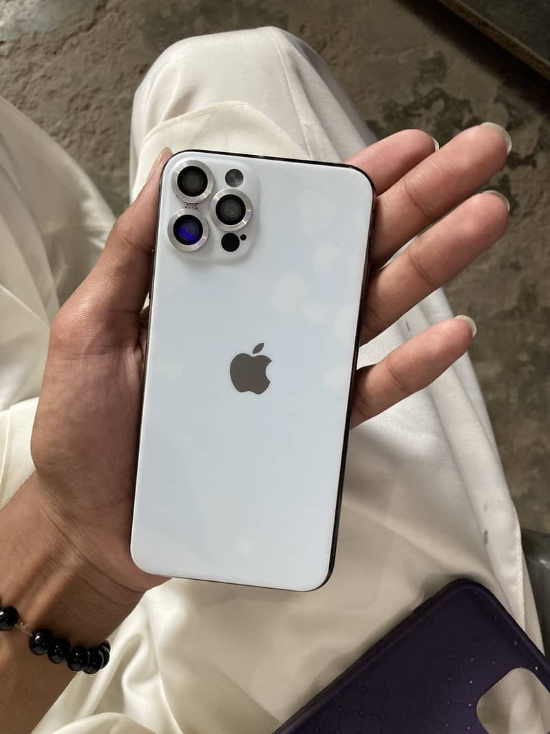 Apple iPhone X 4