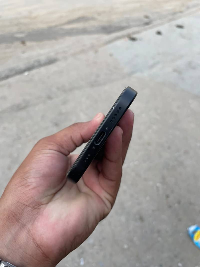 Apple iPhone 15 2