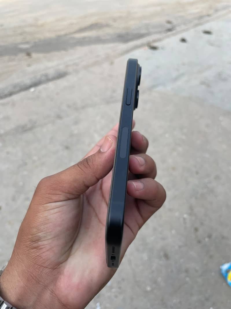 Apple iPhone 15 3