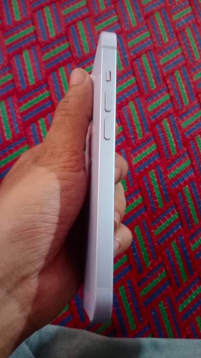 iPhone 14 5