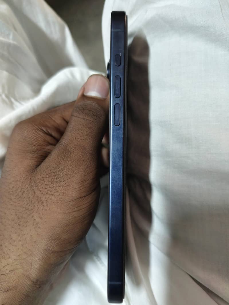 Apple iPhone 15 Pro Max 1
