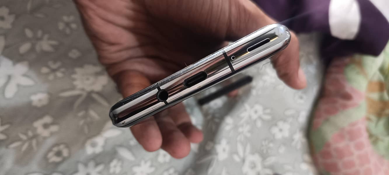 Sharp Aquos Crystal 2